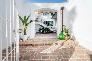 ベッドアンドブレックファースト Le Tre Sirene