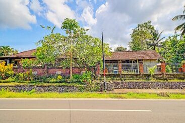 Spot On 92399 Hotel Sekar Jagat Near Pantai Baluk Rening