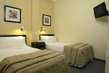 فندق Austral Express