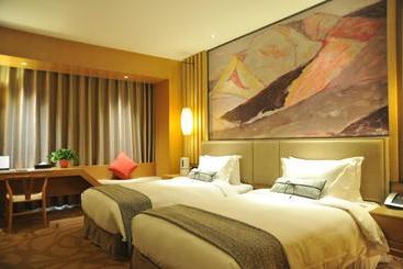هتل Ramada By Wyndham Zhengzhou East