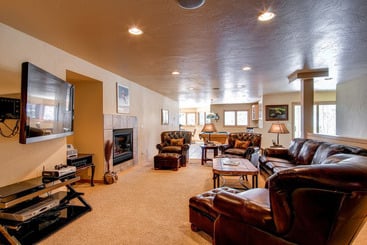 هتل Highlands Ridge Retreat By Pinnacle Lodging