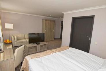 هتل Optima Kherson
