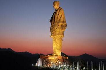 Отель The Royal Heritage Tent Resort  Statue Of Unity