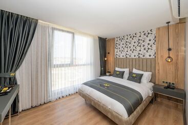 Hotel Heaven Inn Airport