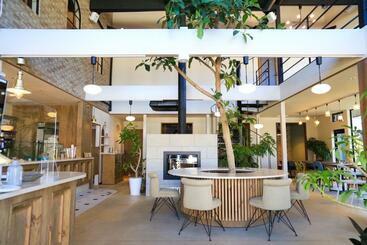 Kiiiya Cafe&hostel