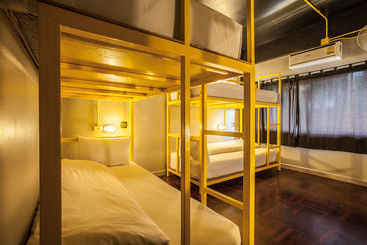 هتل Your Hostel