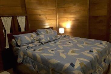 펜션 Adhitya Dharma Guest House