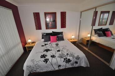 Beachfront Apartments Narooma