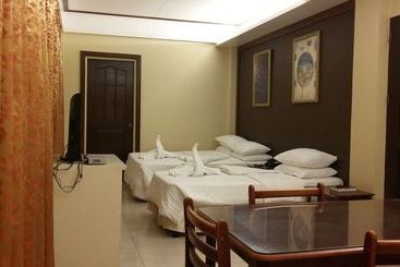 هتل Dumaguete Royal Suite Inn