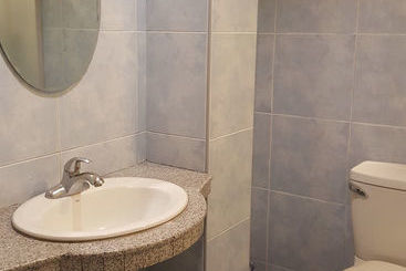 هتل Dumaguete Royal Suite Inn