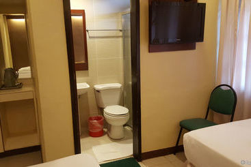 هتل Dumaguete Royal Suite Inn
