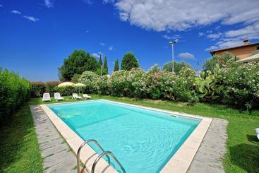 Villa Melograni