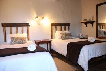 مبيت وإفطار Aan Die Oewer Guest House