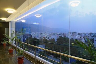 호텔 Renest Tirupati