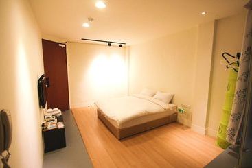 I-gogo Yesorno Hostel