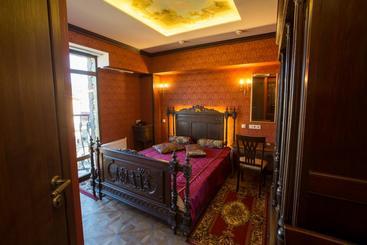 Arthotel Poruchik Rzhevsky
