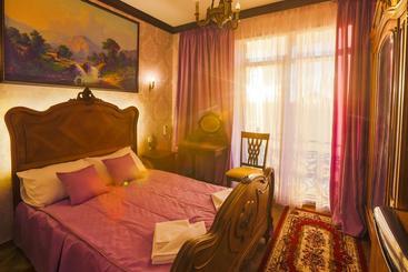 Arthotel Poruchik Rzhevsky