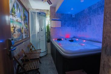 Arthotel Poruchik Rzhevsky