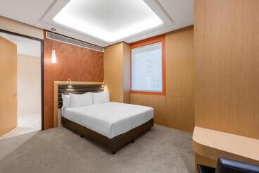 هتل The Tank Stream Sydney