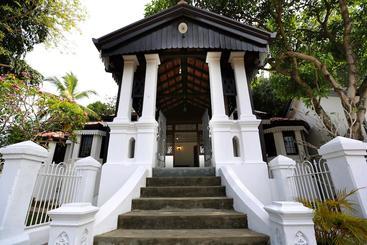 هتل The Secret Kandy