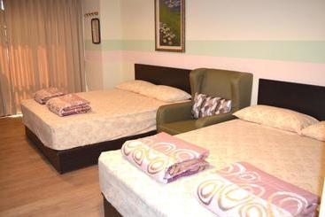 Holo Hostel