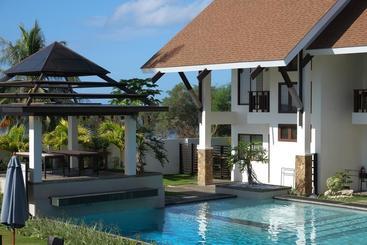 هتل Dive Thru Scuba Resort