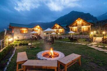 Larisa Resort Manali