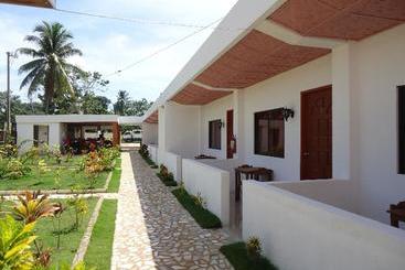 پانسیون Roberto's Resort