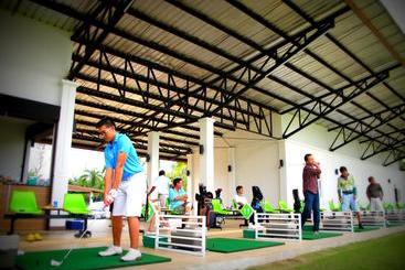 هتل Palm Driving Range & Resort
