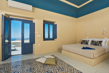 Luna Santorini Suites