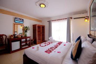 هتل Bou Phanith Villa