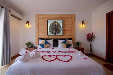 هتل Bou Phanith Villa