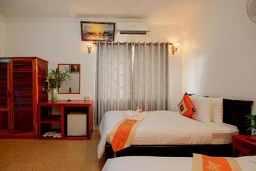هتل Bou Phanith Villa