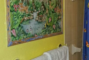 Eldemire's Tropical Island Inn
