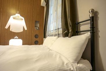 Fengjia Footpace  Hostel