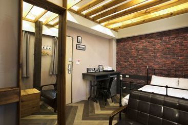 Fengjia Footpace  Hostel