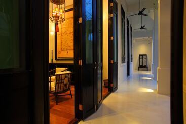 99 The Gallery Hotel  Sha Extra Plus