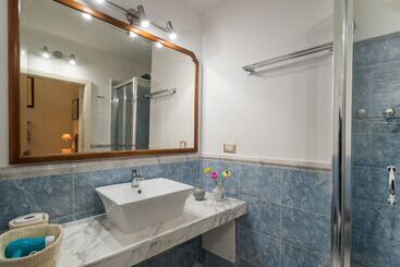 تختخواب و صبحانه Palazzo Bernardini Suites