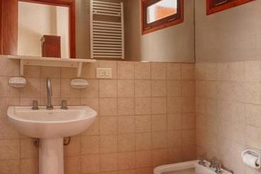 هتل Apartamentos Andrea