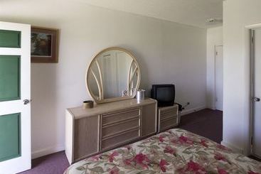 هتل Boogie Pond Lodge