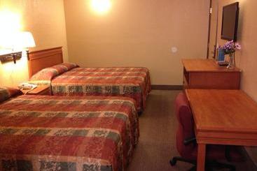 فندق على الطريق Economy Express Inn