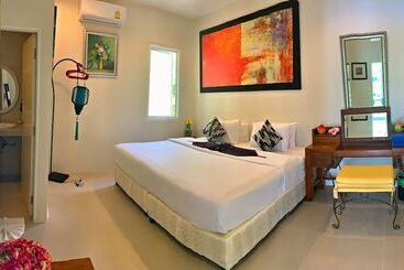 استراحتگاه Grand Bleu Ocean View Pool Suite