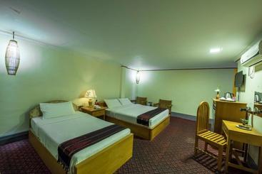 هتل Grand Empire