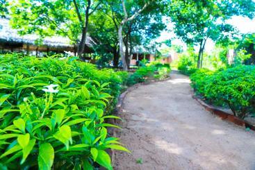 هتل Cabanas By Cloudz Sigiriya