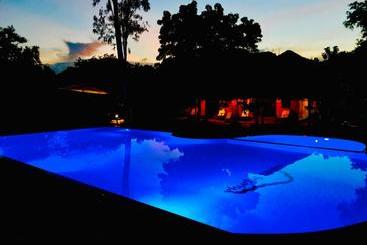 هتل Cabanas By Cloudz Sigiriya