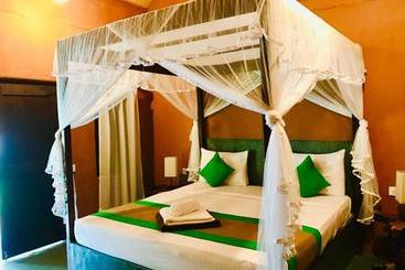 هتل Cabanas By Cloudz Sigiriya