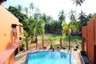 هتل La Casita Bentota