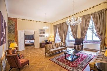 هتل The Mozart Prague
