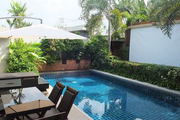 Beachside Villa Tawan
