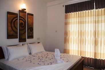 هتل Liyya Residence